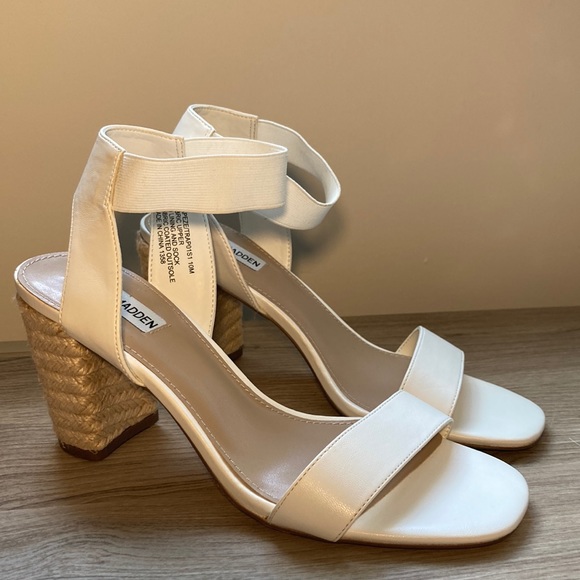 Steve Madden Shoes - Steve Madden trapeze white block heel sandals 10
